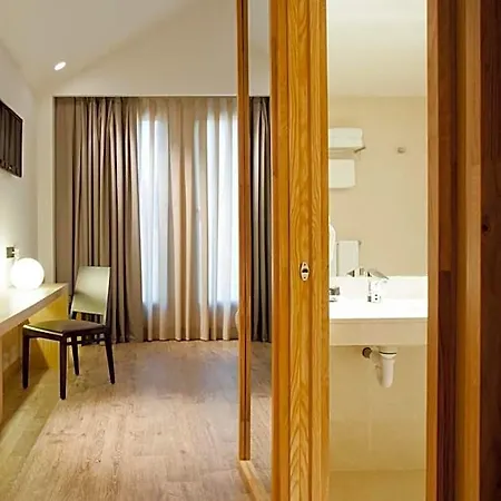 Araba Hotel